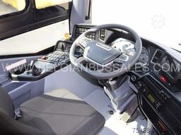 Iveco Crossway 13m Pop / Double middle door / Lift / ...