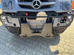 Mercedes-Benz Unimog U535 mit Schmidt S30 Streuer