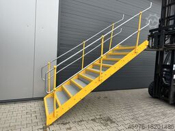 Lagertreppe Stahltreppe Geschosshöhe: ca. 2.000 mm