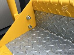 Lagertreppe Stahltreppe Geschosshöhe: ca. 2.000 mm