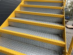 Lagertreppe Stahltreppe Geschosshöhe: ca. 2.000 mm