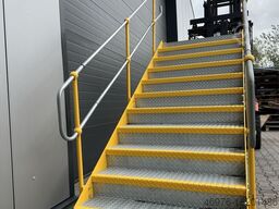 Lagertreppe Stahltreppe Geschosshöhe: ca. 2.000 mm