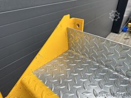 Lagertreppe Stahltreppe Geschosshöhe: ca. 2.000 mm