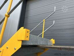 Lagertreppe Stahltreppe Geschosshöhe: ca. 2.000 mm