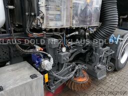 MERCEDES-BENZ Arocs 1840 Straßenkehrmaschine BH 9 Kamera