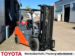 Toyota 02-8 FGF 25, Waage