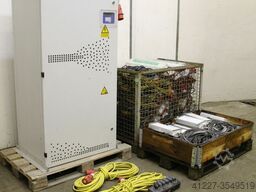 Kaufel mit Batterien und Ladegerät