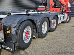 Volvo FM 420 8x2 / HIAB HOOKLIFT + 30 t/m CRANE - KRAN