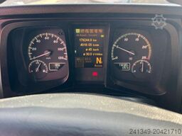 MERCEDES-BENZ 4x Antos 1843 4x2 Kühler