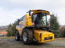 New Holland CR 8.90