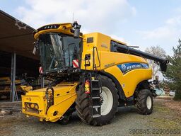 New Holland CR 8.90