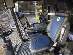 New Holland CR 8.90