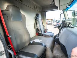 RENAULT D12 210 DXI // HAYON DHOLLANDIA