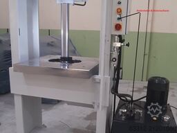 Hidrobrasil 40 T Richtpresse DW-40