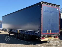 Schmitz Cargobull Curtainsider Mega