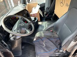 MERCEDES-BENZ 3248 Abroller mit HMF 2430 Kran + Greifer 8x4