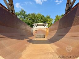 Fruehauf STEEL CHASSIS, STEEL DUMPER!   Full spring!  TO...