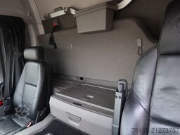 Scania P320 4X2 Bak + Dhollandia klep 2000 kg  1x bed