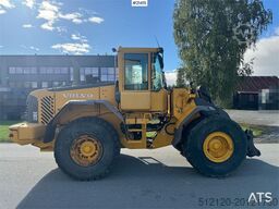 Volvo L110E Wheel Loader w/ Bucket