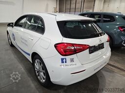 MERCEDES-BENZ A 200 Automatik Navigation Komfort-Fahrwerk