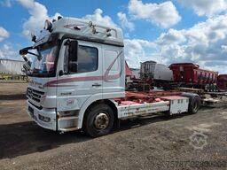 MERCEDES-BENZ 1524 BDF mit Klima, Ladebordwand, 2 x Bett