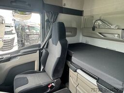 MAN TGX 33.520 6x6 BL Pritsche Kran Fassi F235A.2.24