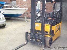 HYUNDAI 18BT-9U  UVV Neu  4,25m Hubh 1680kg Ladegerät