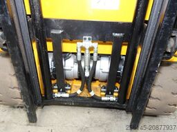 HYUNDAI 18BT-9U  UVV Neu  4,25m Hubh 1680kg Ladegerät