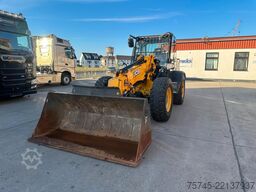 JCB TM 320 T4F * AGRI * Q-FIT * 40Km/h * VOLLGUMMI *