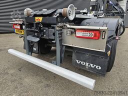 Volvo FMX 460 8x4*4 / HMF Z KRAAN + HYVA LIFT