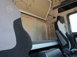 MAN TGX 26.460 6x2 tractor unit 674.600km