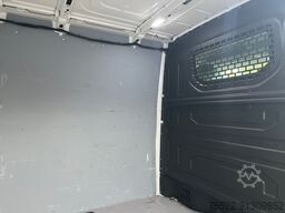 VW Crafter 35 Kasten 4x4 L2H1 - Navi