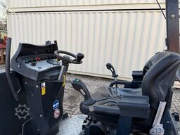 BOMAG BW100AD-5 mit Streuer / 2017 BJ / KAG