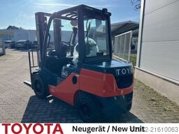 Toyota 52-8 FDF 30
