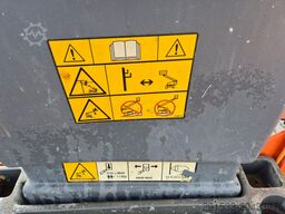 JLG 460SJ 4X4 / LOW MTH / 1 OWNER