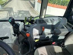 Claas Axos 310 mit Frontlader FL80