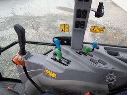 New Holland Boomer 50 CAB