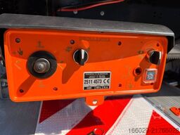 KRONE Koffer-Sattelauflieger mit Ladebordwand