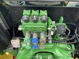 John Deere 5085M