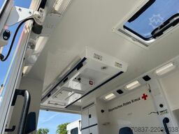 MERCEDES-BENZ Sprinter 519 / 4x4 / RTW / WAS / Trage