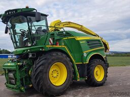 John Deere 8400