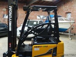 HYUNDAI 18BT-9U  UVV  4,25m Hubh 1680kg Ladegerät