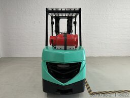 Mitsubishi FGC33NY | 3300kg | 4,42m | 1432h