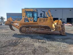 Komatsu D155A-6R (4 pcs available in Abu Dhabi)