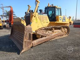 Komatsu D155A-6R (4 pcs available in Abu Dhabi)