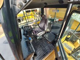 Komatsu HM400-3R (4 pcs available in Abu Dhabi)