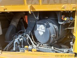 Komatsu D155A-6R (4 pcs available in Abu Dhabi)