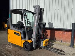 Jungheinrich EFG 220 / 3177 Std.