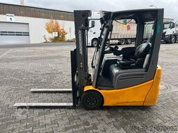 Jungheinrich EFG 215 / Triplex 4.25m / 1.851h / Batterie 2023