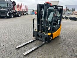 Jungheinrich EFG 215 / Triplex: 4.25m! / SS / 1.285h / 2021